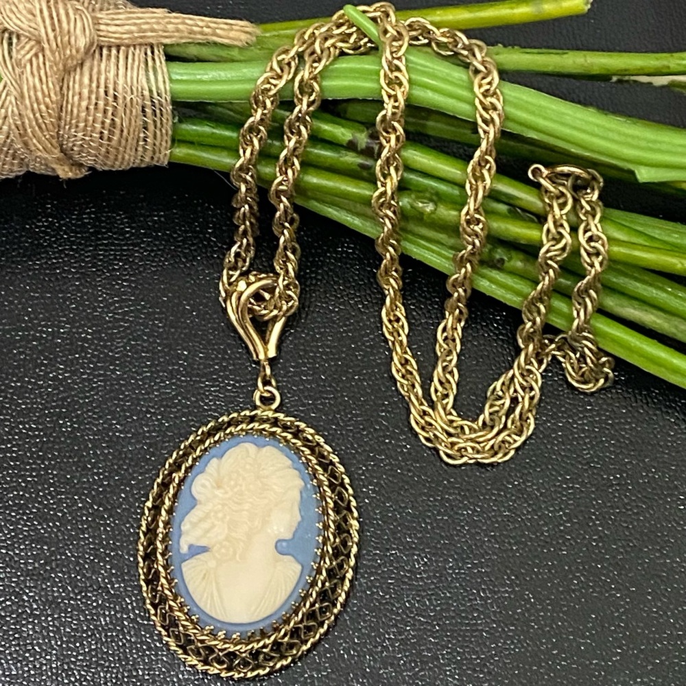 Vintage Jubilee 17 Jewels Victorian Blue Cameo Wind Up Watch Pendant 24”Necklace